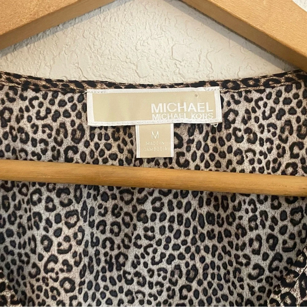 MICHAEL KORS Women’s  Sleeveless V- neck Leopard Print Blouse W/ Tie Size Medium